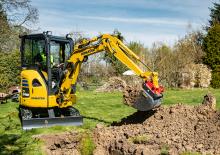 Minikoparki Komatsu PC24MR-5