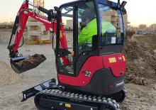 Minikoparki Yanmar SV22 