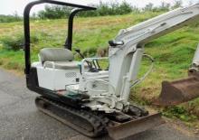 Minikoparki Takeuchi TB 007
