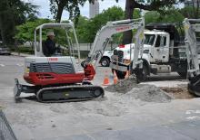 Minikoparki Takeuchi TB 235 Hybrid