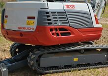 Minikoparki Takeuchi TB 235