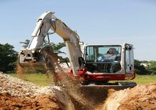Minikoparki Takeuchi TB 260