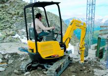 Minikoparki Yanmar VIO 17 Univ