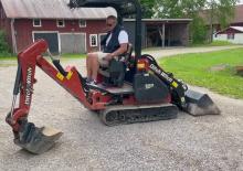 Minikoparki Ditch Witch XT855