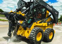 Młoty hydrauliczne John Deere Construction HH40C