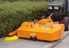 Mocowane zamiatarki Wiedenmann CombiClean 2352