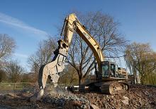 Rozdrabniacze betonu Caterpillar P215