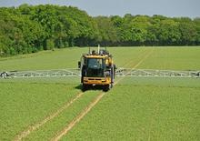 Opryskiwacze samojezdne Challenger RoGator 655