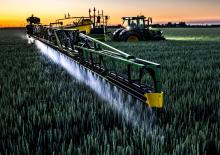 Opryskiwacze zaczepiane John Deere R944i