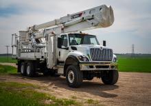 Platformy robocze na wysięgniku teleskopowym mocowane na ciężarówce Terex TM100