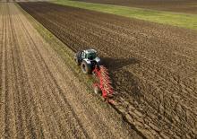 Pługi Pöttinger Servo 4000