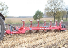 Pługi Unia Vis XL 7+