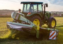 Kosiarka dyskowa z kondycjonerem mocowana z tyłu John Deere 328A