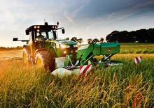 Kosiarka dyskowa z kondycjonerem mocowana z tyłu John Deere 388