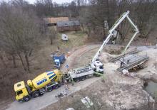 Pompa do betonu mocowana na ciężarówce SCHWING-Stetter S 28 X