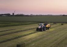Prasa kostkująca New Holland BB 890 RC