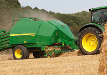 Prasa kostkująca John Deere 1424