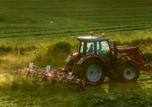 Przetrząsacze karuzelowe Fella Sanos 8608 DN