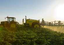 Opryskiwacze zaczepiane John Deere 740