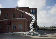 Platformy robocze na wysięgniku przegubowym mocowane na przyczepie Dino Lift Dino 180XT