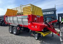 Przyczepy silosowe Pöttinger Boss 3240