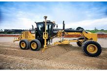 Równiarki Caterpillar 120M2