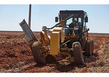 Równiarki Caterpillar 120LVR-14A AWD
