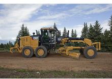 Równiarki Caterpillar 120M2 AWD
