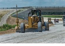 Równiarki Caterpillar 14M