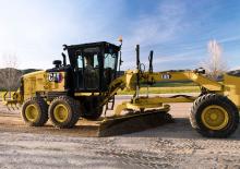 Równiarki Caterpillar 140 AWD - LVR