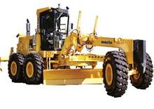 Równiarki Komatsu GD825-2 A