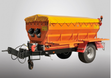 Rozsiewacze do holowania Pronar T 132