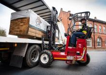 Spalinowe podwieszane wózki widłowe Moffett M5 NX 25.4