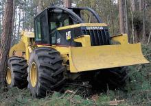 Specjalny ciągnik zrywkowy Caterpillar 515