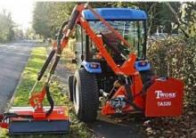Sprzęt do prac letnich/Kosiarki skarpowe Twose TA 320
