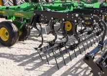 Spulchniacze John Deere 2230LL