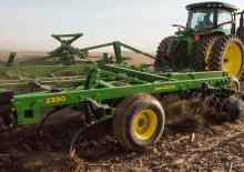 Spulchniacze John Deere 2330