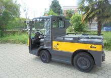 Traktor holowniczy OM CTR 250