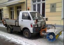 Traktory miejskie z zaczepem przednim Pfau Kommujet 3.2