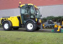 Traktory miejskie z zaczepem przednim Multihog MX 120