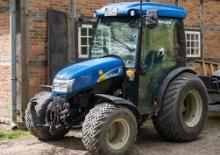 Traktory miejskie z zaczepem przednim New Holland T 3030 (101)