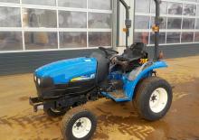 Traktory miejskie z zaczepem przednim New Holland TC 21 D