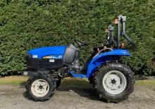 Traktory miejskie z zaczepem przednim New Holland TC 24 D