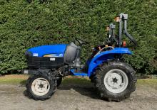 Traktory miejskie z zaczepem przednim New Holland TC 24 D