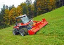 Traktory miejskie z zaczepem przednim Aebi TT 211