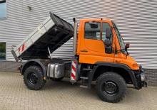 Traktory miejskie z zaczepem przednim Unimog U 300
