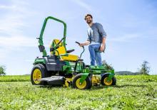 Kosiarki Samojezdne i Traktory Ogrodowe John Deere Z545R
