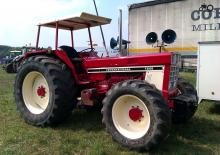 Traktory z napędem 2WD International Harvester 1046