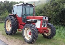 Traktory z napędem 2WD International Harvester 1055