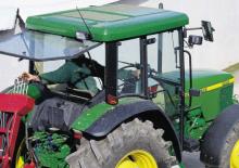 Traktory z napędem 2WD John Deere 5500 N
